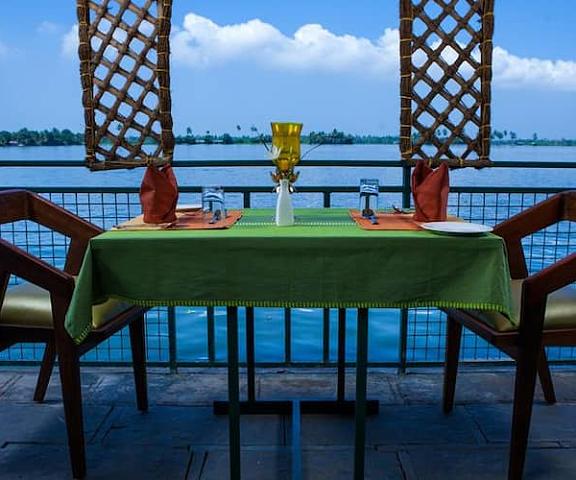 Mira's PMC Lakeshore Resort Kerala Alleppey Hotel View
