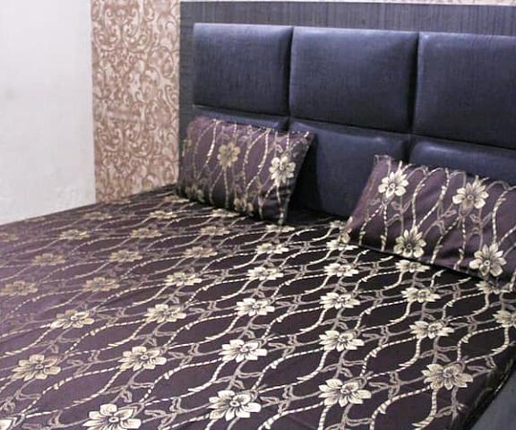 Kakkar Hotel Punjab Ludhiana Deluxe Bedroom