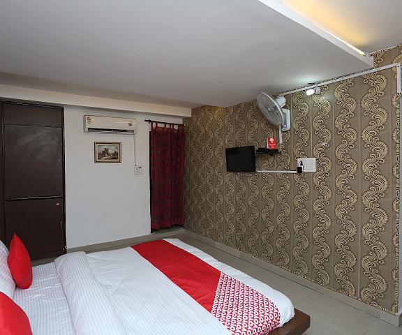 OYO 2776 Hotel Pearl Haryana Karnal Deluxe Room