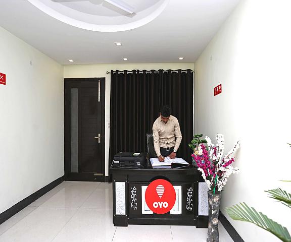 OYO Flagship Maira Homes Haryana Faridabad Reception