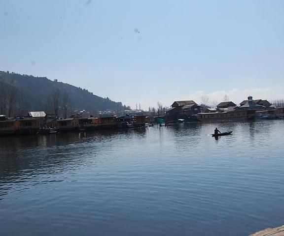 Crown Group Of Houseboat Jammu and Kashmir Srinagar Outside View