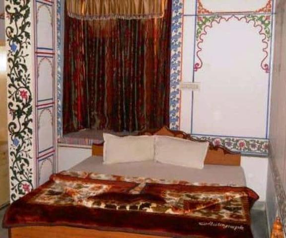 Hotel Harsh Palace Rajasthan Udaipur bedroom