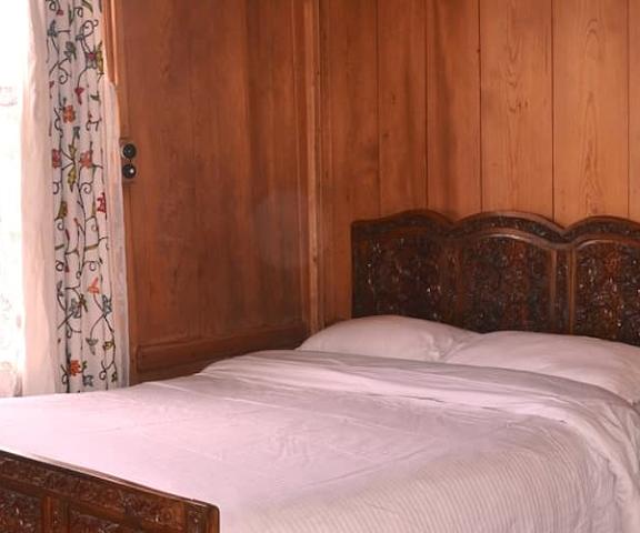 Canada Houseboat Jammu and Kashmir Srinagar Bedroom
