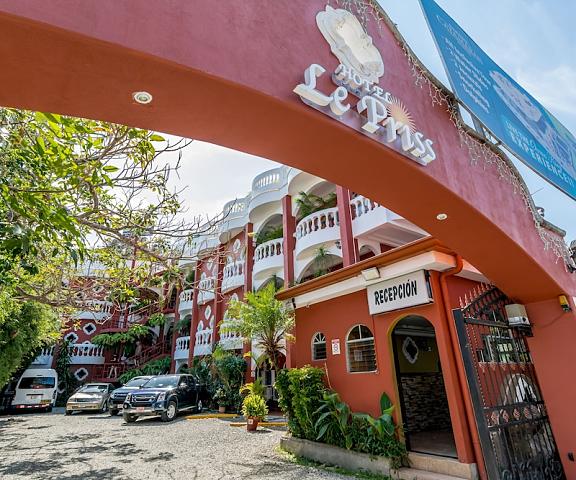Hotel Le Priss Inn Puntarenas Quepos Entrance