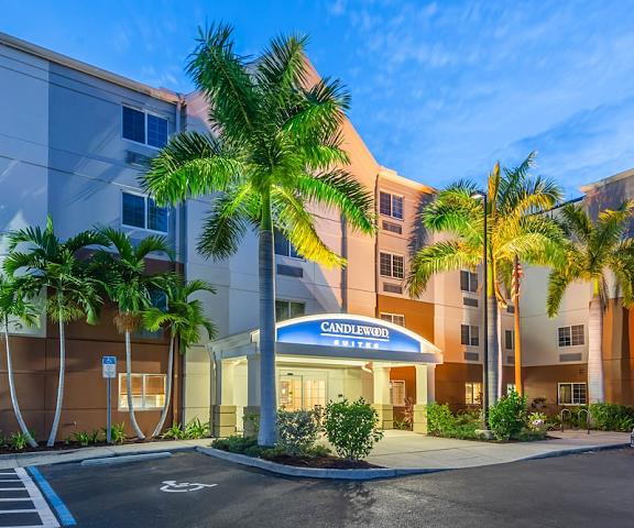 Candlewood Suites Fort Myers Sanibel Gateway, an IHG Hotel Florida Fort Myers Exterior Detail