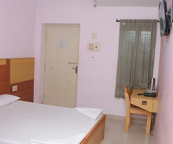 Hotel Palm Tree Tamil Nadu Vellore bedroom