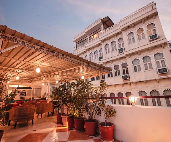 Hotel Devraj Niwas on Lake Pichola Rajasthan Udaipur Hotel Exterior