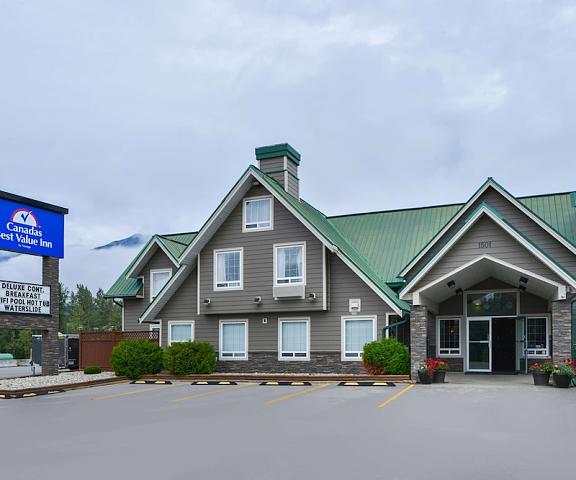 Canadas Best Value Inn Valemount British Columbia Valemount Entrance
