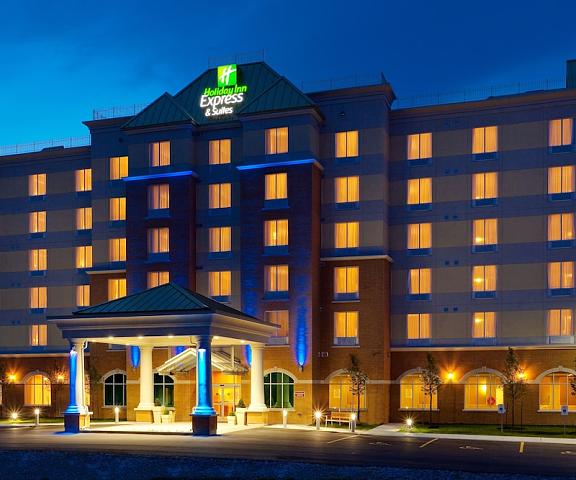 Holiday Inn Express Hotel & Suites CLARINGTON - BOWMANVILLE, an IHG Hotel Ontario Bowmanville Exterior Detail