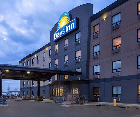 Days Inn by Wyndham Regina Airport West Saskatchewan Regina Exterior Detail