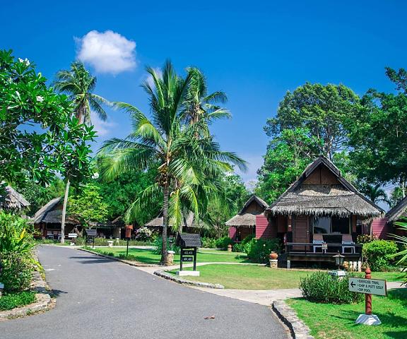 Sunset Village Beach Resort Chonburi Sattahip Entrance
