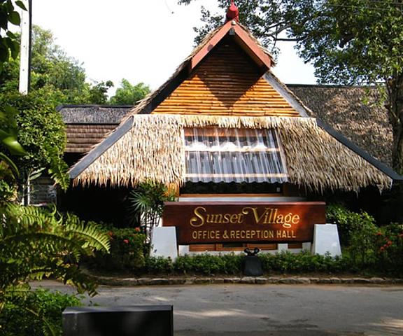 Sunset Village Beach Resort Chonburi Sattahip Facade