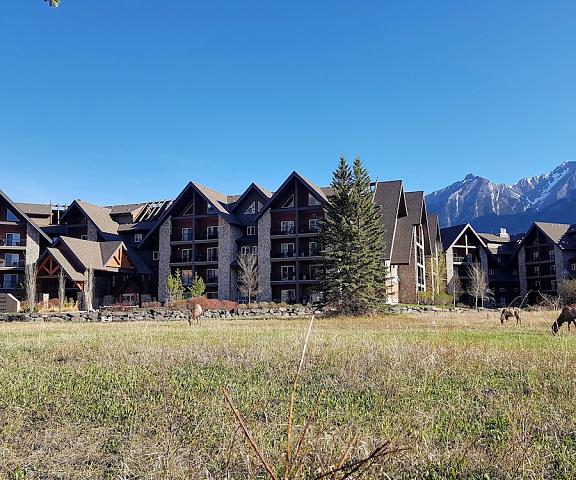Paradise Resort Club and Spa Alberta Canmore Facade
