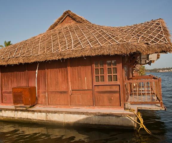 Poovar Island Resort (Poovar) Kerala Kovalam Floating Room