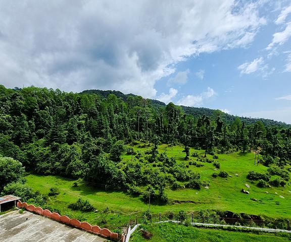 Hotel Mohan Palace Himachal Pradesh Dalhousie View from Property