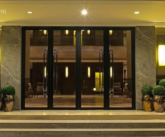 I Hotel Riau Islands Batam Interior Entrance