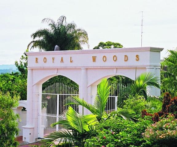 Royal Woods Resort Queensland Ashmore Interior Entrance