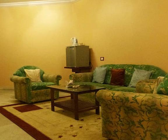 Hotel Woodlands Gujarat Vapi suite room