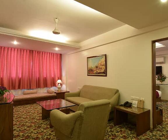 Hotel Pearl Maharashtra Kolhapur Grand Suite