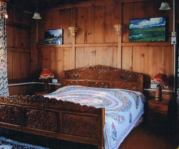 New Buckingham Palace Houseboat Jammu and Kashmir Srinagar Bedroom_2