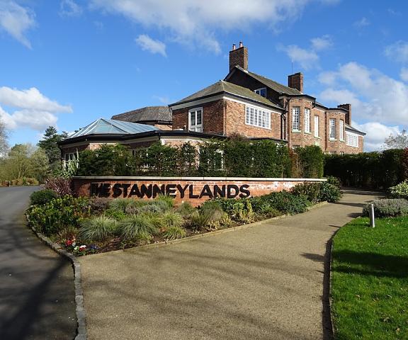 The Stanneylands England Wilmslow Facade