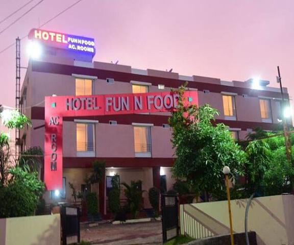 Hotel Fun N Food Madhya Pradesh Mandu Facade