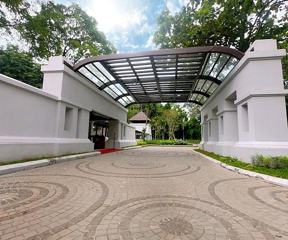 Novotel Bogor Golf Resort & Convention Center West Java Sukaraja Entrance