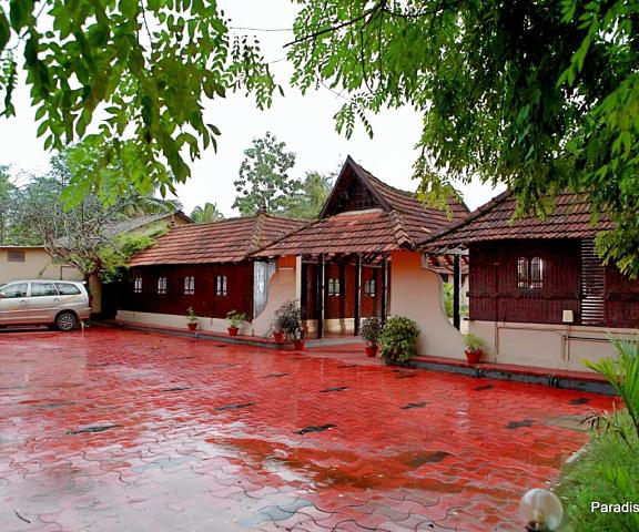 Paradise Resort Kerala Kumarakom Hotel Exterior