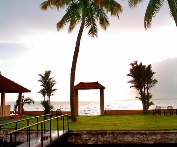 Paradise Resort Kerala Kumarakom Hotel View