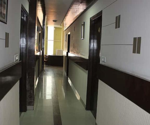 Hotel Arneja Punjab Jalandhar Corridors