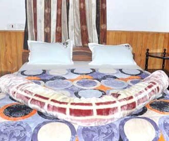 Suthy's Resorts Tamil Nadu Kotagiri Premiun Room