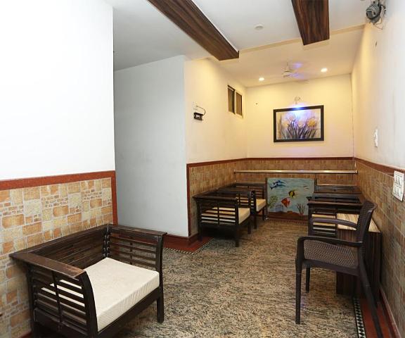 Capital O 12682 Hotel Relax Madhya Pradesh Gwalior Public Areas