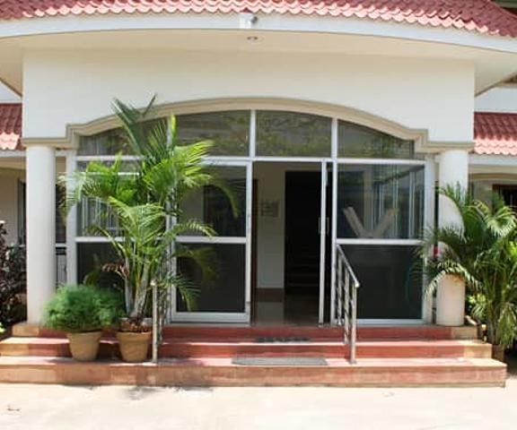 Hotel Golden Nest Tamil Nadu Yelagiri entry