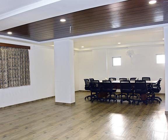 Fabhotel Royal Wings Gujarat Vadodara Business Centre