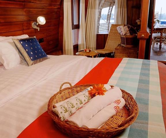 Best Kerala Houseboat Kerala Alleppey Room
