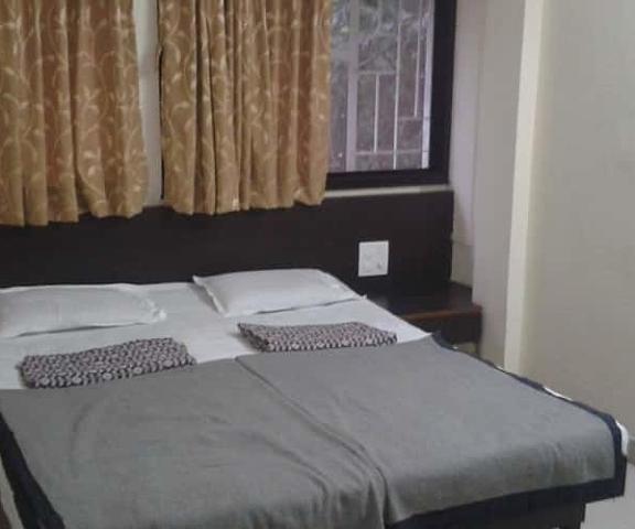 Hotel Shreeman Maharashtra Satara Bedroom  1