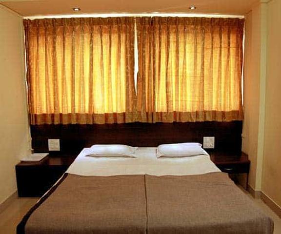 Hotel Shreeman Maharashtra Satara room