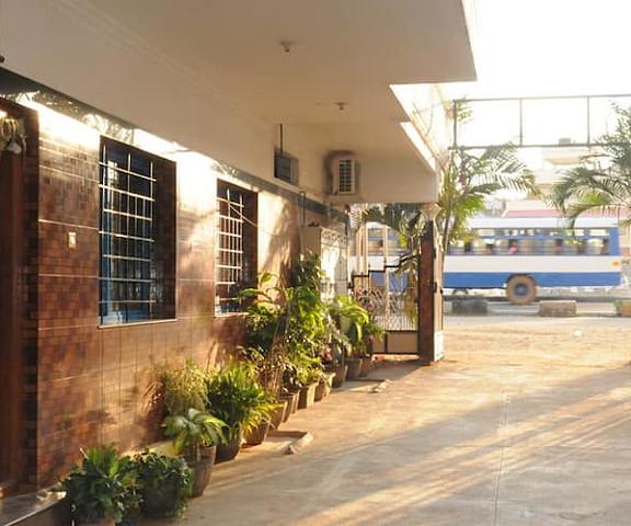 Shree Balaji Deluxe Lodge Karnataka Ramanagara Entrance
