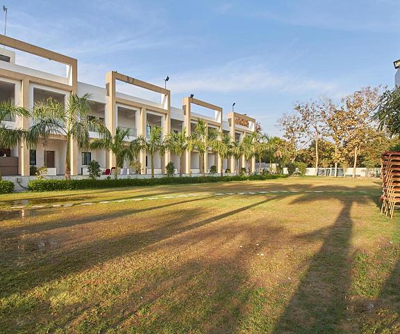 Banyan Paradise Resort Gujarat Vadodara Hotel Exterior
