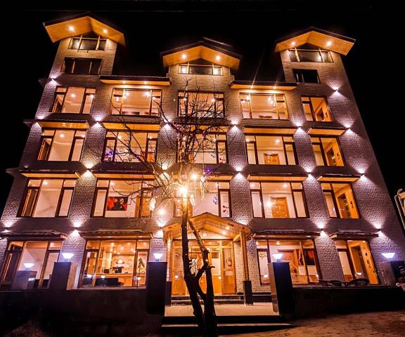Hotel Smuggler - Centrally Heated & Air Cooled Himachal Pradesh Manali Hotel View