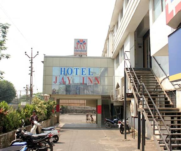 Hotel Jay International Gujarat Vapi Parking