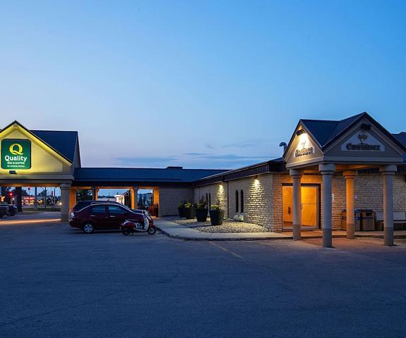 Quality Inn & Suites Manitoba Winkler Exterior Detail