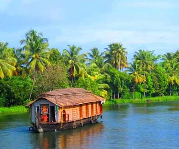 House Boat cruise through Alleppey Backwater villages