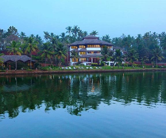 Fragrant Nature Backwater Resort and Ayurveda Spa Kerala Kollam Hotel Exterior