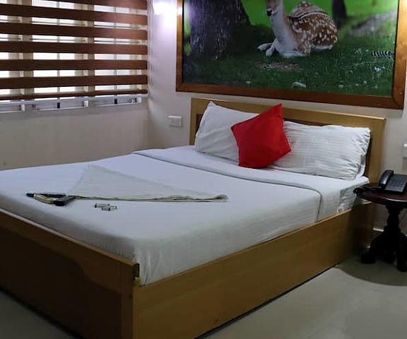 Queens Gate Kerala Kochi Suite Room
