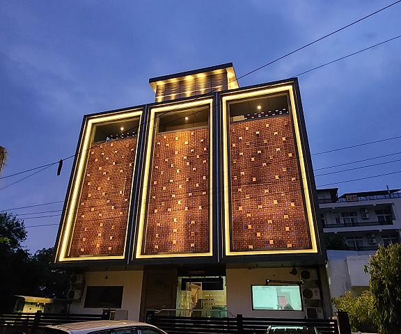Square 9 Inn - Near Fortis & Huda City Centre Haryana Gurgaon Hotel Exterior