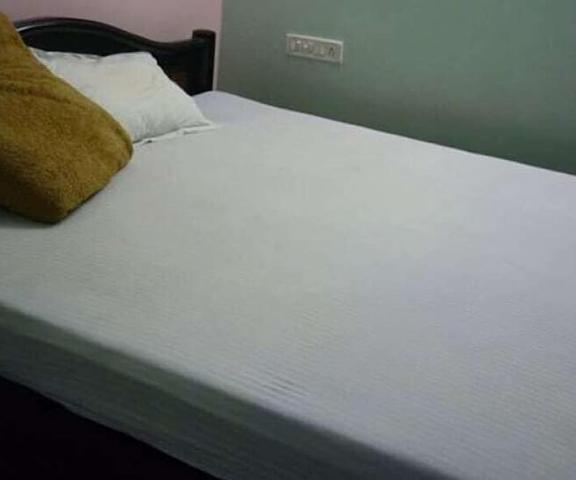 Iroomz HotelTanmai Residency Andhra Pradesh Vijayawada Room