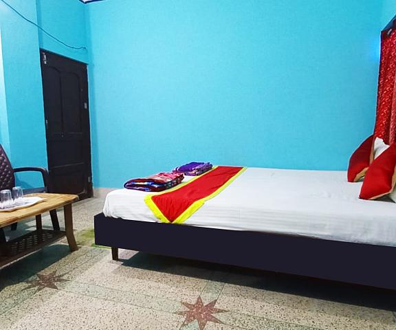 Goroomgo Tapati Villa Puri Orissa Puri Deluxe Double Bed Room Non AC With Mattress
