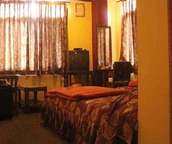 Grand Hotel and Restaurant Jammu and Kashmir Srinagar Bedroom