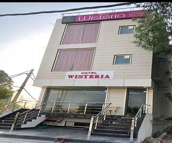 Hotel Wisteria Punjab Zirakpur Facade